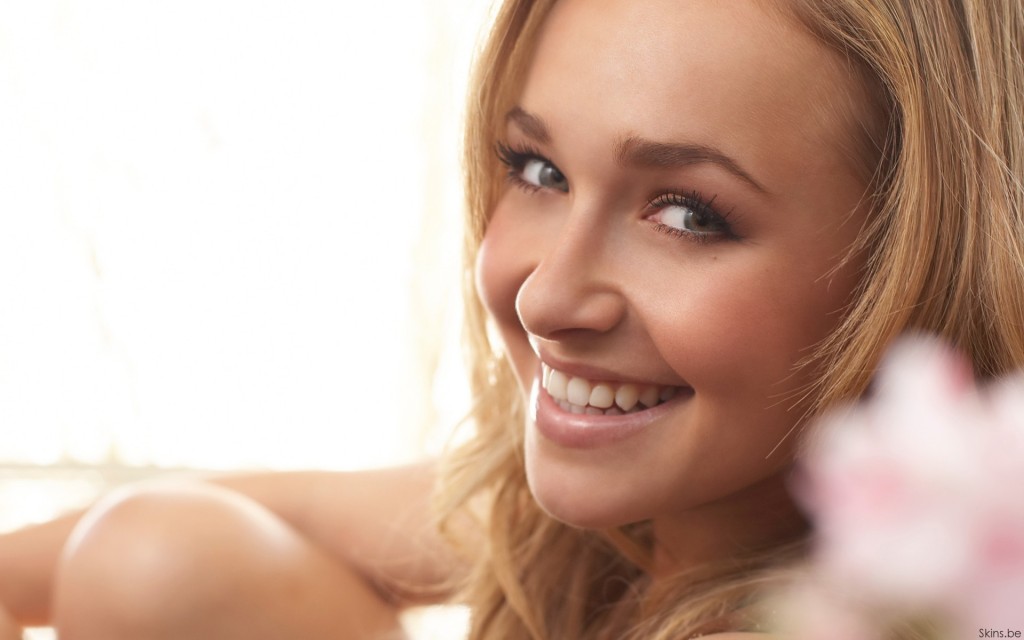 blondes-women-actress-Hayden-Panettiere-people-celebrity-smiling-white-background-_3355-5