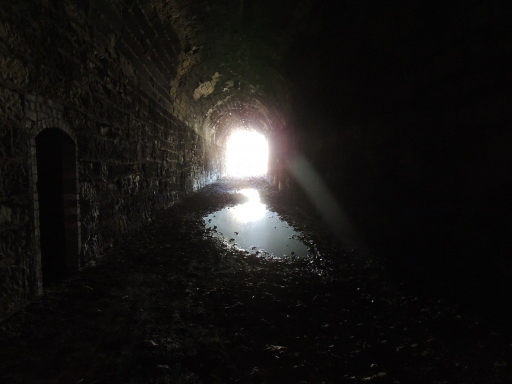darkness-tunnel