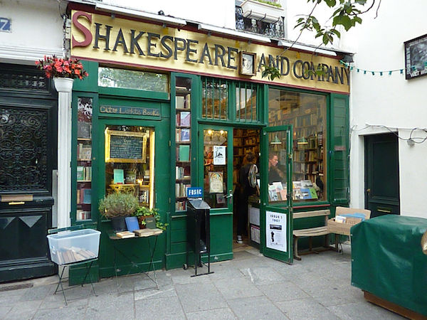 a99862_shakespeare-and-co-paris-bookstore
