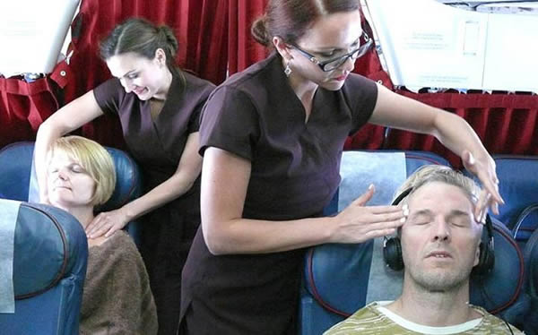 a99664_airline-services_6-massage
