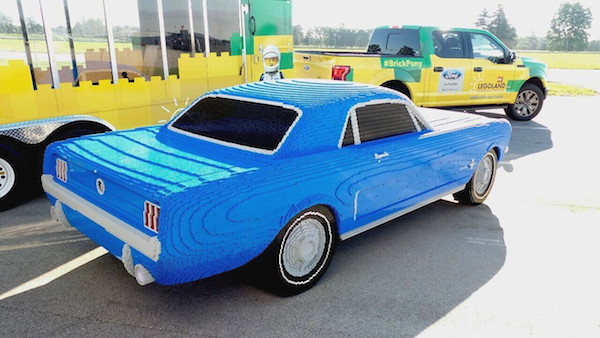 a99893_1964-ford-mustang-life-size-lego-model-03