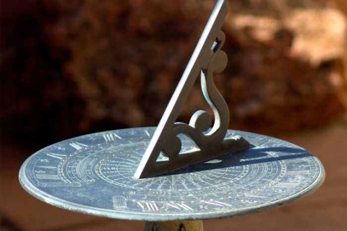 01_Sundial_Why_are_there_24hours_96666198_JanChristensen-760x506