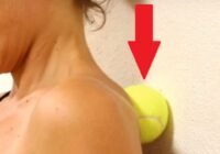VIDEO: Kā parasta tenisa bumbiņa var atbrīvot no muguras sāpēm