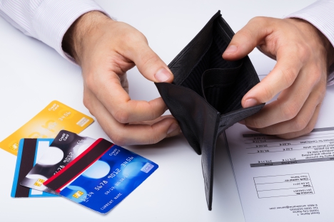 Deputāti: kredītņēmēju spēju atmaksāt aizdevumu vērtēs stingrāk