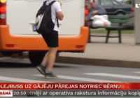 Trolejbuss uz gājēju pārējas notriec bērnu; vadītāja nesteidz izsaukt «ātro palīdzību»