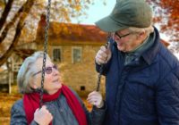 Ceturtais pensiju līmenis: vairāk nekā puse darbaspējīgo Latvijas iedzīvotāju palīdz saviem vecākiem – pensionāriem