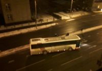 Video: 60 gadīgs autobusa šoferis, alkohola reibumā, “plosās” par Rīgas ielām