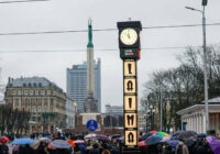 Eiropas Parlamentā nobalso, kad beidzot Eiropā pārtrauks grozīt pulksteņus – tas attiecas arī uz Latviju