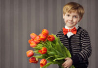 Vecmāmiņa principa pēc neatvēra durvis mazdēlam ar ziediem, ko viņš viņai atnesa dzimšanas dienā