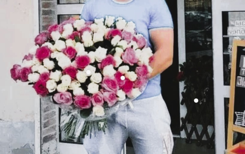 Slepus uzdāvināju sievai rozes — kad tās mājās neatradu, telefona saturs atklāja visu patiesību