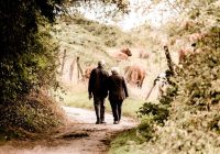 7 fakti par staigāšanu, kas liks jums iemīlēt garas pastaigas