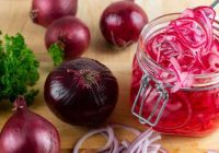 Kā iemarinēt sarkanos sīpolus: ļoti ātri pagatavojama recepte