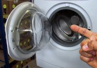 Kāpēc veļas mašīnas durtiņām vienmēr jābūt pavērtām, skaidro sadzīves tehnikas eksperts