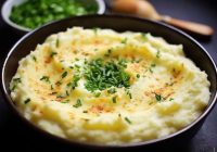 Kā pagatavot gardu kartupeļu biezeni bez kunkuļiem: 3 noslēpumi ideālai piedevai