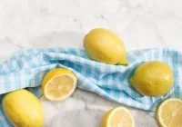 Uzklājiet citrona šķēli uz auduma: jūs būsiet pārsteigts, kad kaitinošā problēma pazudīs pati no sevis