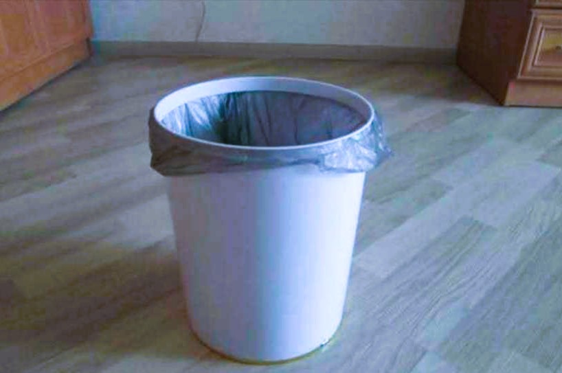 Lielākā kļūda virtuvē: Iemesls, kāpēc nevajadzētu uzglabāt atkritumus veikala iepirkumu maisiņos