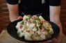 Izcili garšīgi un tikai 4 sastāvdaļas: slavena spāņu šefpavāra salātu recepte