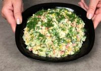 Atklāju jaunu recepti gardiem salātiem ar krabju nūjiņām bez majonēzes (gatavoju gan ikdienā, gan svētkos)