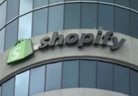 Shopify paplašina piekļuvi ar mākslīgo intelektu darbināmām funkcijām, lai piesaistītu vairāk uzņēmumu 