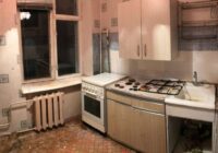 Jelgavnieks demonstrēja, kā nelielu virtuvīti pārvērst par modernu un skaistu, un kaimiņi arī grib tādu pašu