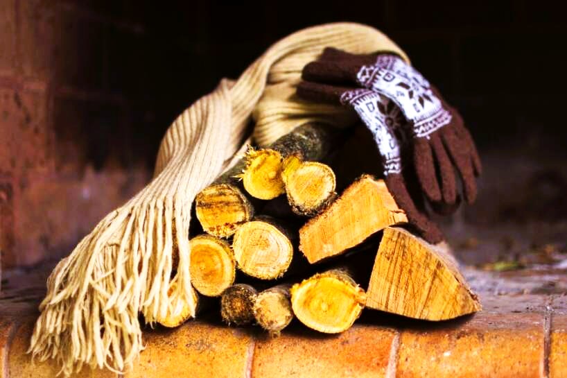 Skurstenis paliks tīrs un siltuma būs vairāk: eksperti norāda uz vienu malkas veidu, kas ir visizdevīgākais