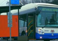 Sēžot Rīgas sabiedriskajā autobusā ar austiņām, pēkšņi dzirdēju kliedzienus, un pēc tam vēl ilgi pārdzīvoju