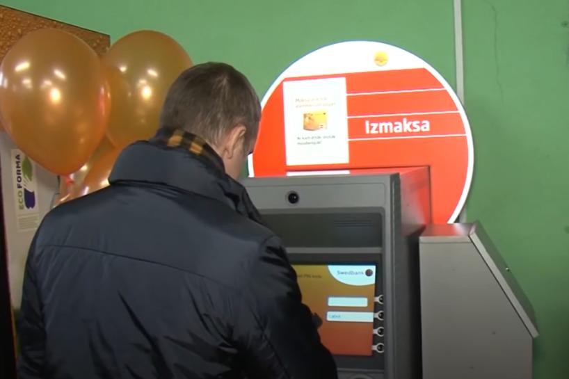 Kāda ”Swedbank” kliente savā pastkastē saņēmusi no bankas ļoti dīvainu sūtījumu