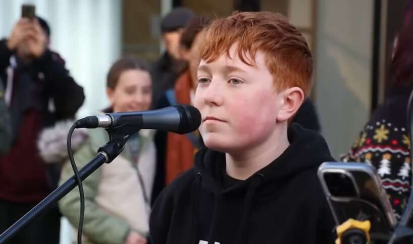 A 13-year-old boy with the voice of an angel sings the most beautiful version of “Hallelujah” ever with a street musician (video)