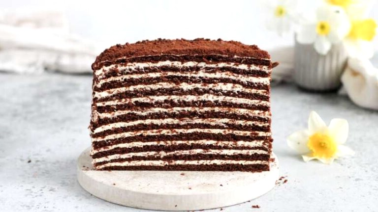 Šokolādes torte “Spartaks”: klasika, kas izkūst uz mēles
