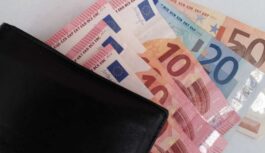 Finanšu grūtībās nonākušo iedzīvotāju skaits Latvijā ļoti augts: valstij būs jānodrošina bezmakas konsultācijas Finanšu grūtībās nonākušo iedzīvotāju skaits Latvijā ļoti augts: valstij būs jānodrošina bezmakas konsultācijas