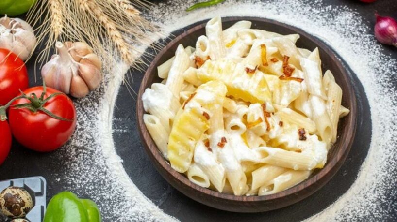 Parastie vārīti makaroni kļūs daudzkārt garšīgāki – pievienojiet šo vienkāršo sastāvdaļu