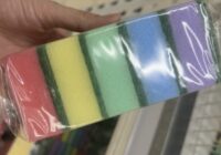 Lūk, kāpēc trauku mazgājamās sūkļi ir dažādās krāsās: Uzzināju to tikai 50 gadu vecumā un esmu pārliecināta, ka 99% saimnieču par to arī neko nezināja
