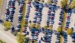 Jauns veids kā cilvēki tiek apmānīti autostāvvietās un ko noteikti nevajadzētu darīt