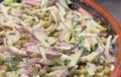 Pirkstiņus var nolaizīt – recepte salātiem ar mēli, zirņiem un gurķiem Pirkstiņus var nolaizīt – recepte salātiem ar mēli, zirņiem un gurķiem