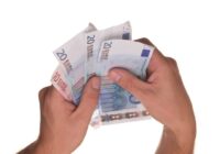 VID pavisam drīz sazināsies ar iedzīvotājiem, kuru konta apgrozījums pārsniedz šo robežu