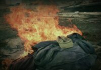 Kad tuvinieks devies aizsaulē – ko iesākt ar viņa apģērbu: valkāt, atdot, pārdot vai sadedzināt, skaidro priesteris