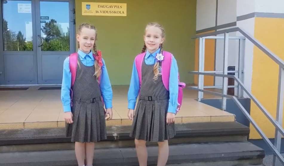 Bijušais premjers Gailis uzsver, ka vēlētos pilnīgi visās Latvijas skolās ieviest formas tērpus; viņš atklāj kāpēc
