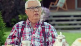 Paši savas neveiksmes “nogrūž” uz māti: Raimonda Paula mazmeita Annemarija soctīklos “atmasko” kādu sabiedrībā pazīstamu dāmu (+ VIDEO) Paši savas neveiksmes “nogrūž” uz māti: Raimonda Paula mazmeita Annemarija soctīklos “atmasko” kādu sabiedrībā pazīstamu dāmu (+ VIDEO)