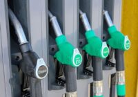 Degvielas cenu izmaiņas Baltijā: Rīgā miers, kaimiņos benzīns kļūst dārgāks