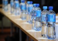 Ko nozīmē plastmasas pudelēm raksturīgās četras “kājas”, kāds ir to mērķis un kāpēc tās ir būtiskas