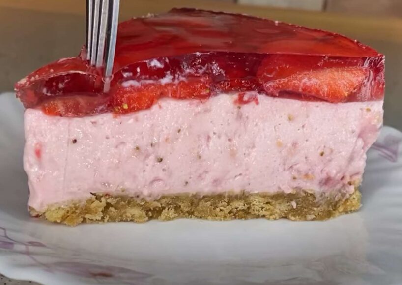 Zemeņu – krēmsiera kūka, ko nav nepieciešams cept: manas draudzenes labākā recepte