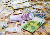“Esmu pārmaksājis ap 2000 eiro!”: advokātu grupa sola “piedzīt” no valsts nelikumīgi iegūtu naudu no ikviena Latvijas iedzīvotāja