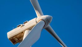 Konflikts par vēja parkiem padziļinās: pašvaldības gatavas tiesāties ar valsti