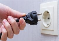Kuras ierīces obligāti jāizslēdz no rozetes: tās «apēd» ceturtdaļu elektrības dīkstāves režīmā