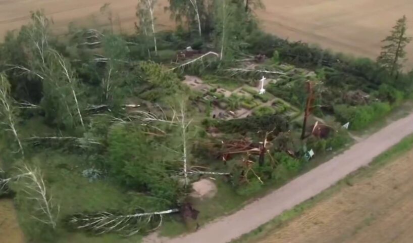 “Tā bija elle!”: meteorologs Toms Bricis publicē baisus kadrus no spēcīgas vētras, kas plosīja Latviju (+ VIDEO)