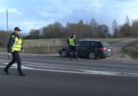 Braucot pa Jūrmalas šoseju mani noturēja dusmīgs šoferis teikdams, ka esmu sabojājis viņa auto; labi, ka izsaucu likumsargus