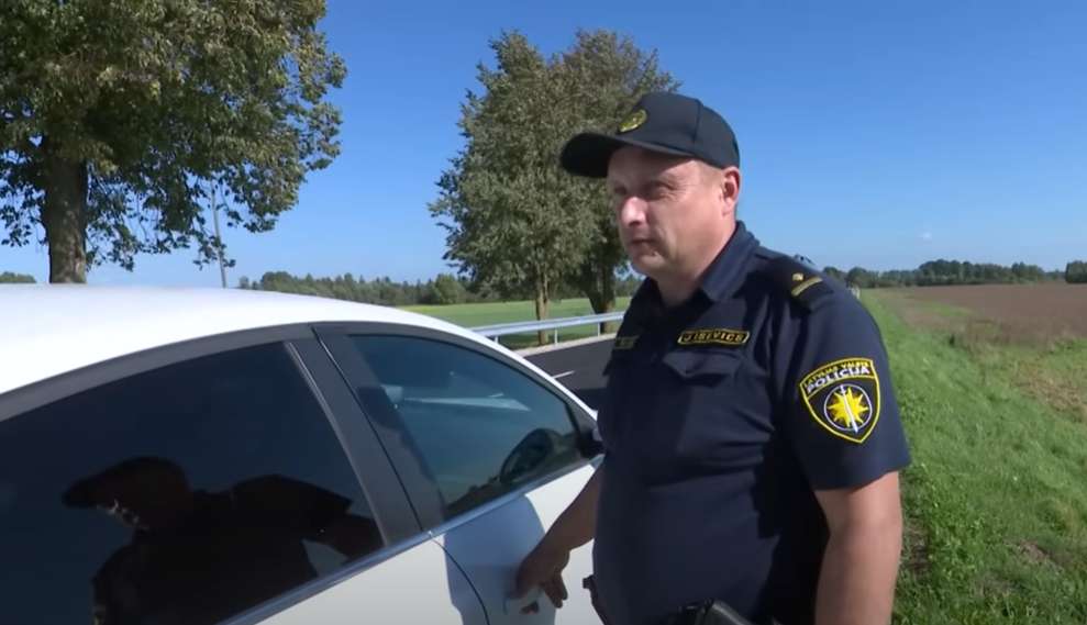 Kādas automašīnas tiek apturētas pat tad, ja to vadītāji nav pārkāpuši satiksmes noteikumus