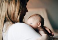 Noskaidroti populārākie zēnu un meiteņu vārdi, ko vecāki Latvijā pērn deva saviem mazuļiem