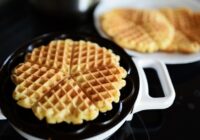 Manas draudzenes perfektās brokastis: sāļās vafeles ar kausēto sieru