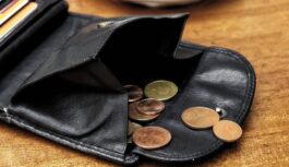 Latvija bez valsts konsultācijām parādniekiem: Eiropas direktīva mainīs situāciju 170 000 iedzīvotāju Latvija bez valsts konsultācijām parādniekiem: Eiropas direktīva mainīs situāciju 170 000 iedzīvotāju